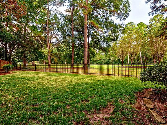 3rd image of 2202 Bluff Creek Dr