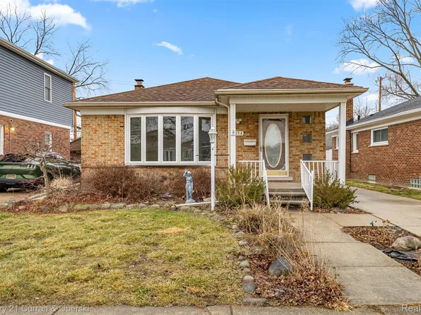 8054 Robinson Ave, Allen Park, MI 48101
