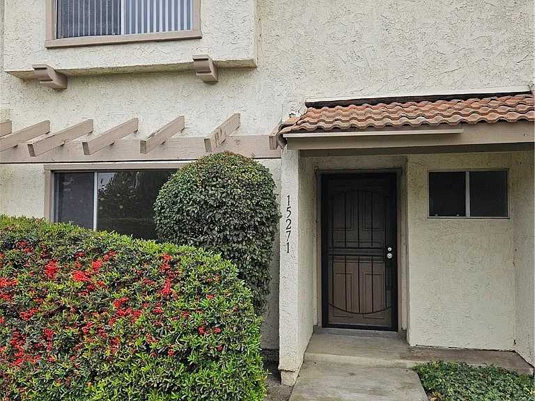 15271 Cadiz Dr — Photo 2