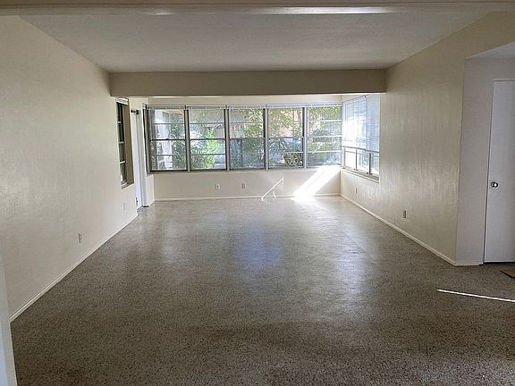 3rd image of 110 Shannon Dr