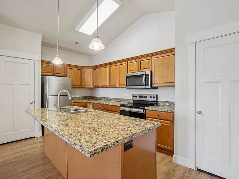 3 bed 2 bath kitchen