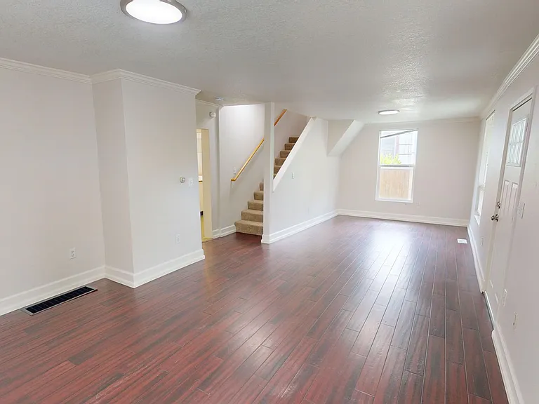 1554 SE Marion St — Photo 5