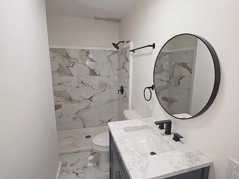 407 E Carson St — Photo 4