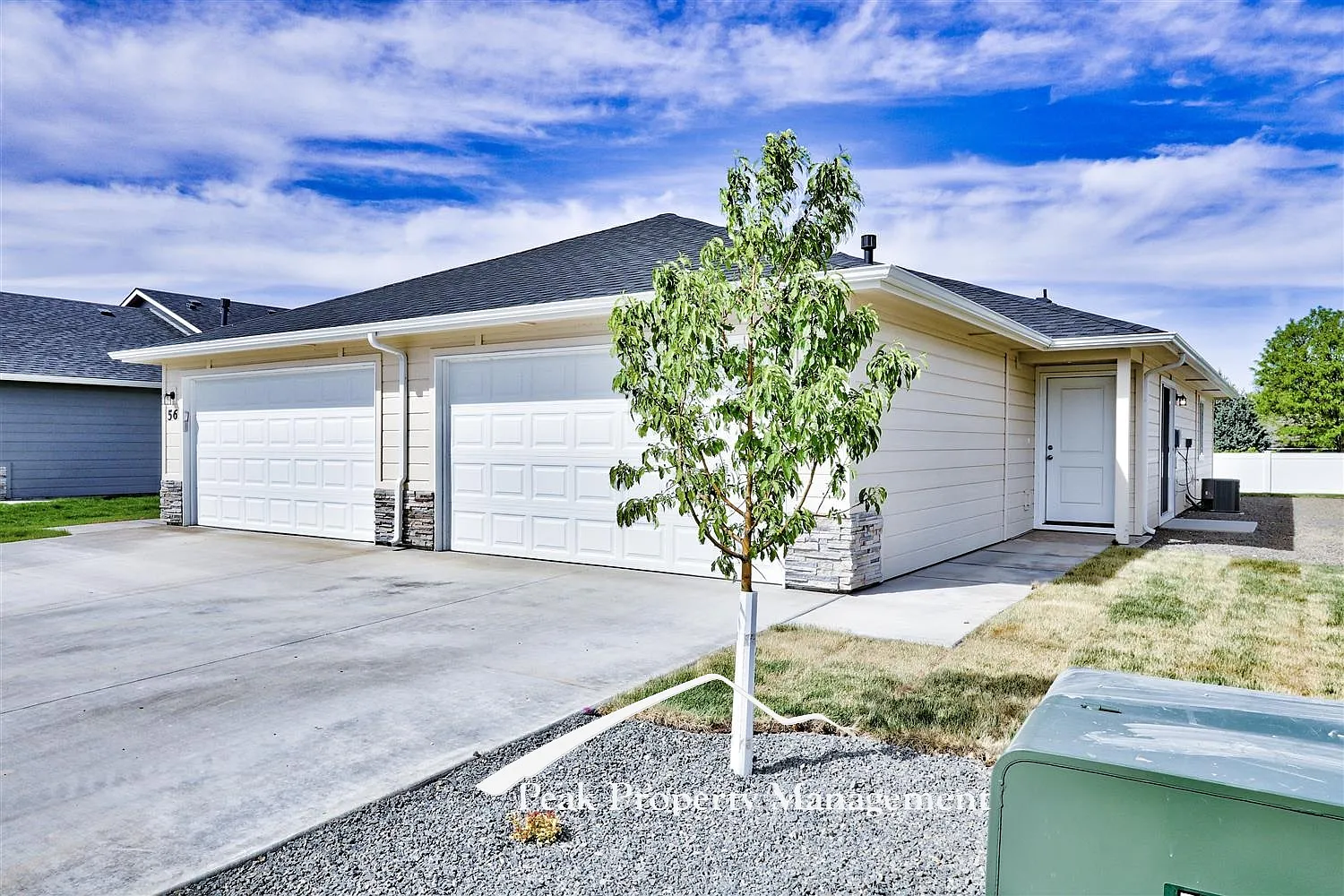 2 bed, 931 sqft, $1,675 — Photo 1