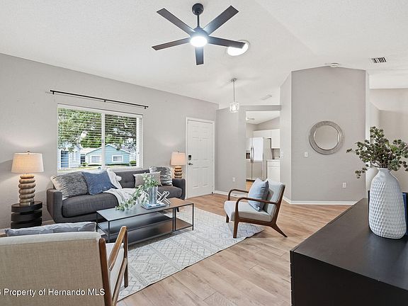 5th image of 8175 Sturbridge Ct