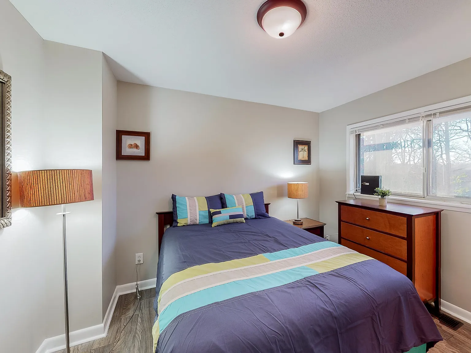 4 bed, 2.0 bath, 1640 sqft, $724 — Photo 2