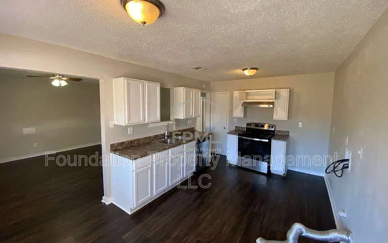 4 bed, 2.0 bath, 1234 sqft, $1,395 — Photo 4