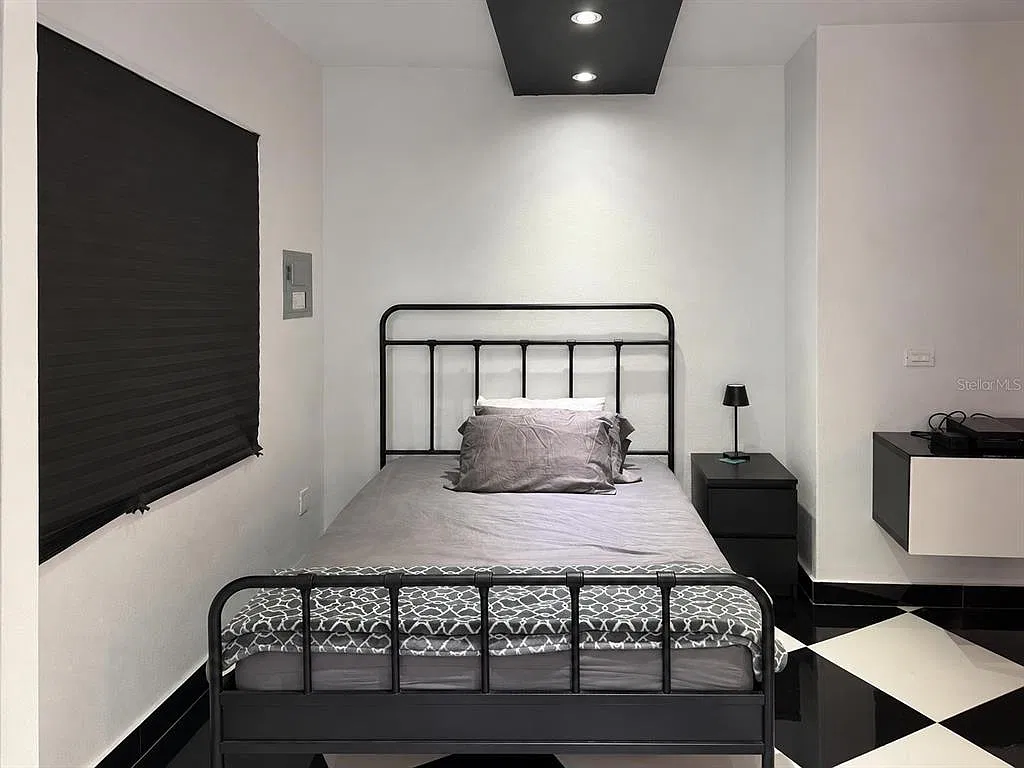 Studio, 1.0 bath, 500 sqft, $1,200 — Photo 4