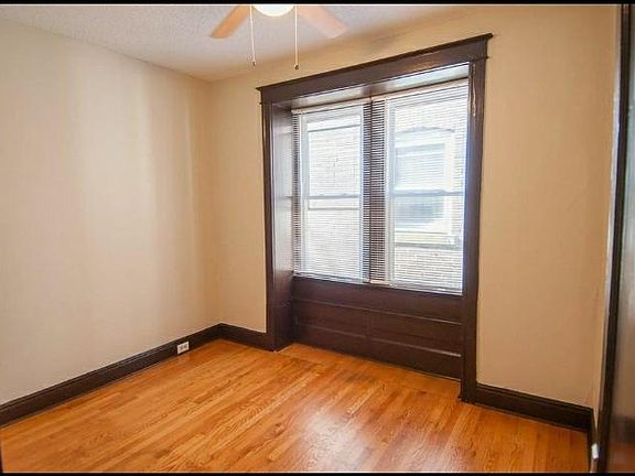 4th image of 3230 Michigan Ave #A