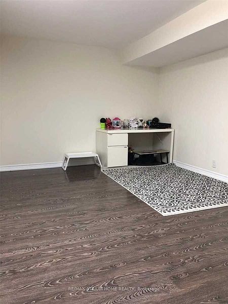 Richmond Hill Townhouse for rent - 4 Bedrooms — photo 6