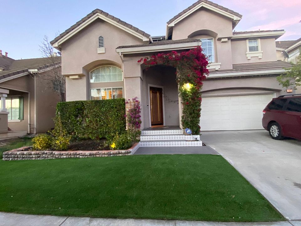 1st image of 1032 Woodvale Ct