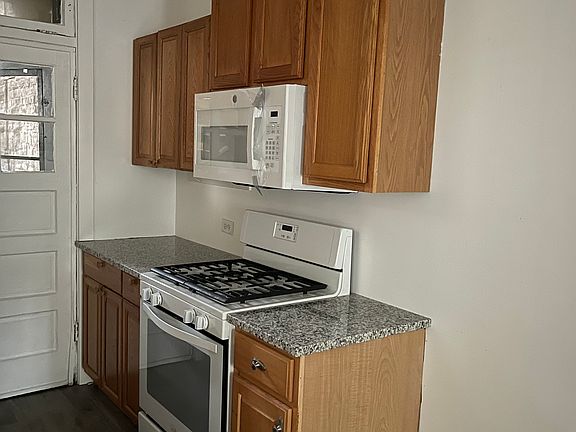 5th image of 3002 N Parkside Ave Unit 1