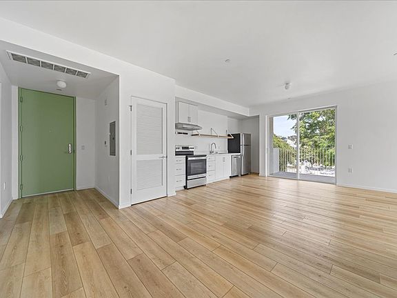 4th image of 636 N Juanita Ave #306