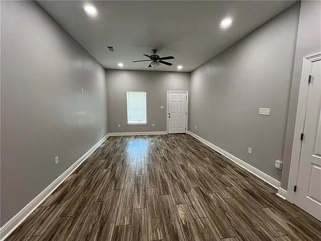 3 bed, 2.0 bath, 1450 sqft, $1,800 — Photo 2