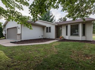 901 Amanda Ct, Holmen, WI 54636
