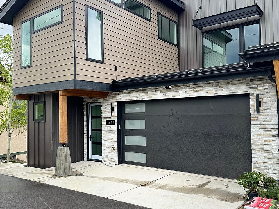 1st image of 1300 Harwig Cir #1300