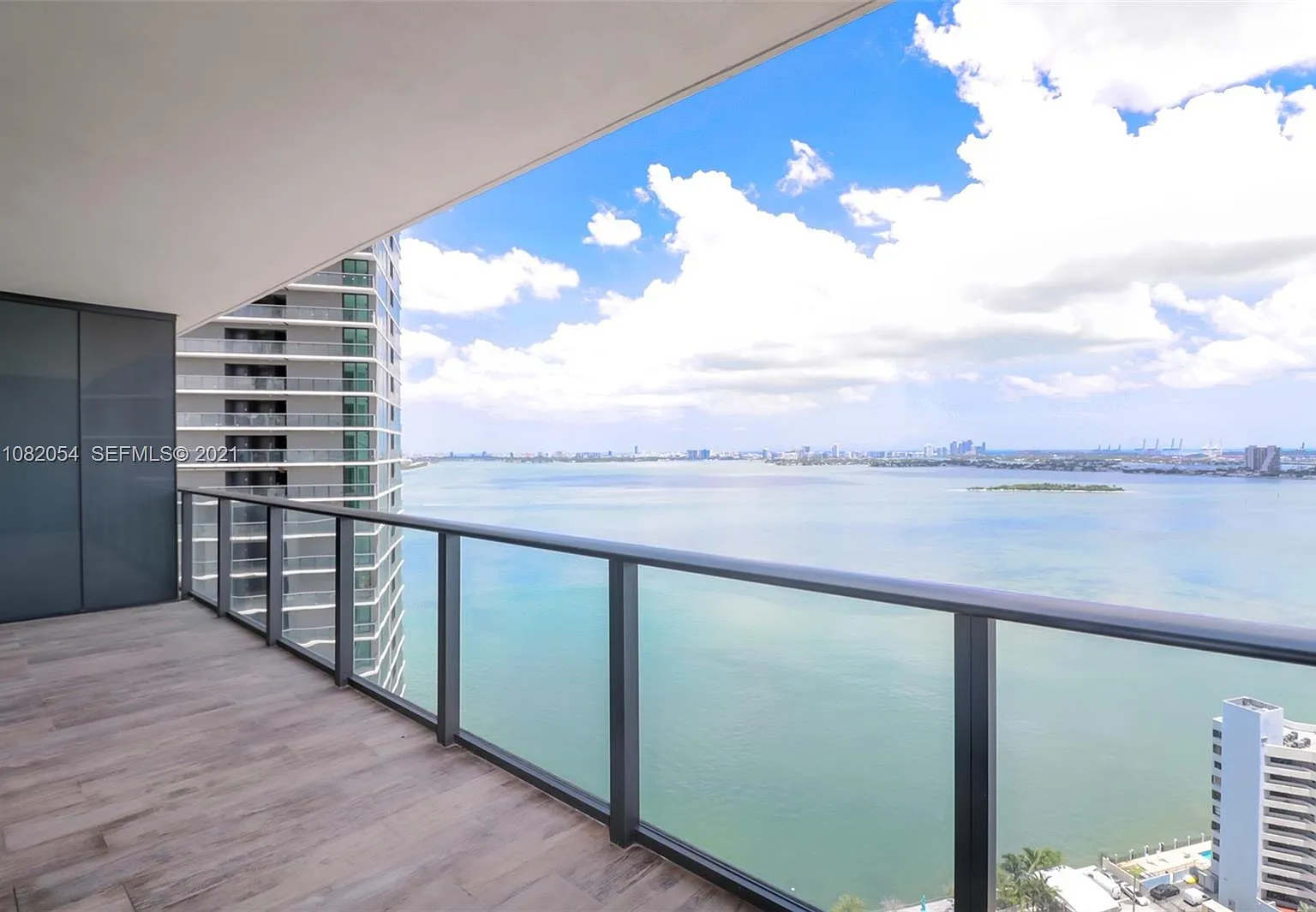 2 bed, 1151 sqft, $6,200 — Photo 2