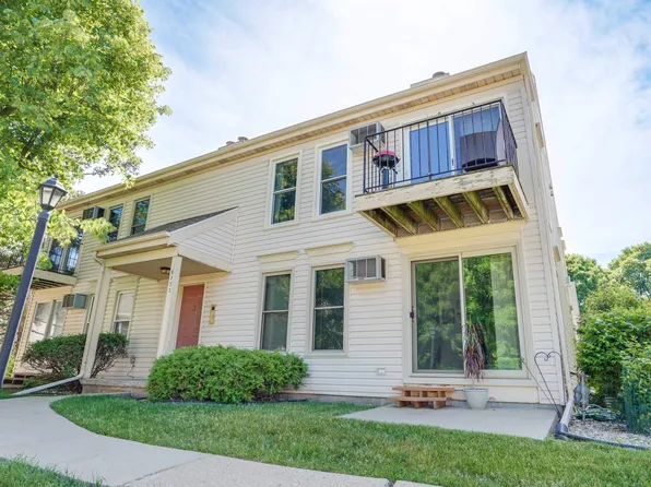 6733 Park Edge Dr APT D, Madison, WI 53719