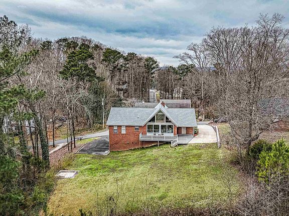 2nd image of 3405 Creek Cir