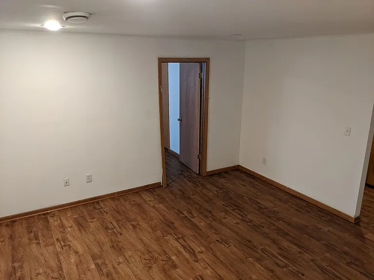 436 Russell Rd — Photo 8