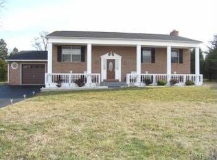 101 Cardinal Glen Cir, Sterling, VA 20164
