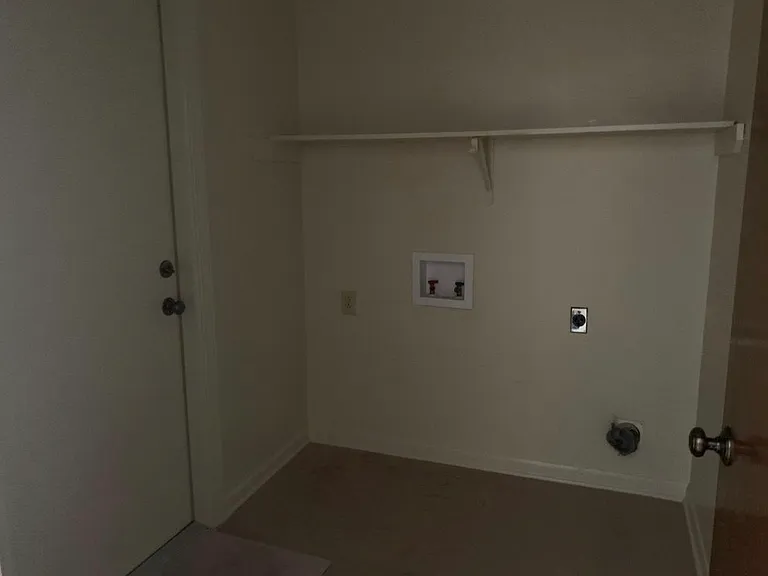 127 Willow Branch Dr #D — Photo 8