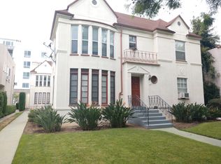 447 N Oakhurst Dr APT C, Beverly Hills, CA 90210