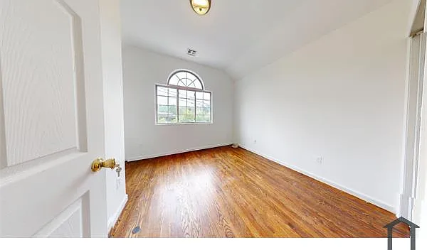 35 Wright St #1 — Photo 10