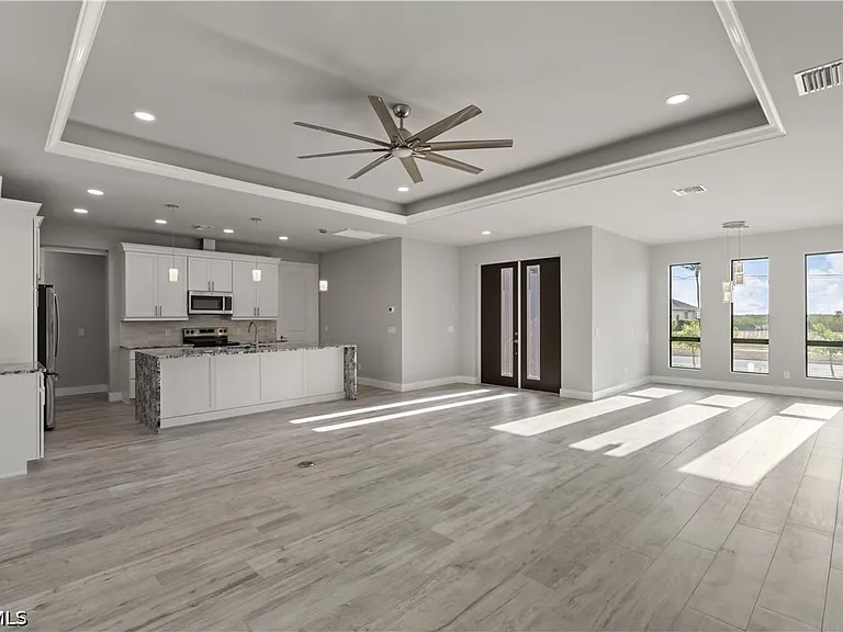 3311 Surfside Blvd — Photo 2