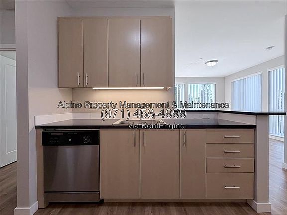 5th image of 1415 SE Pardee St #307