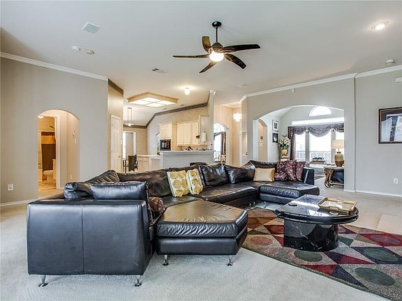 5th image of 3848 Belton Dr