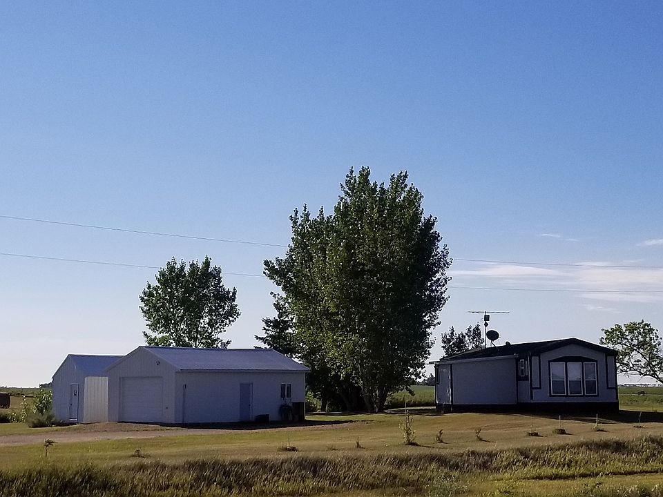 6 Twin Oaks Addition Including A Off Bottineau, ND, 58318 Apartments