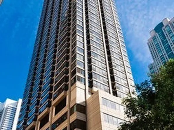 30 E Huron St APT 3710, Chicago, IL 60611
