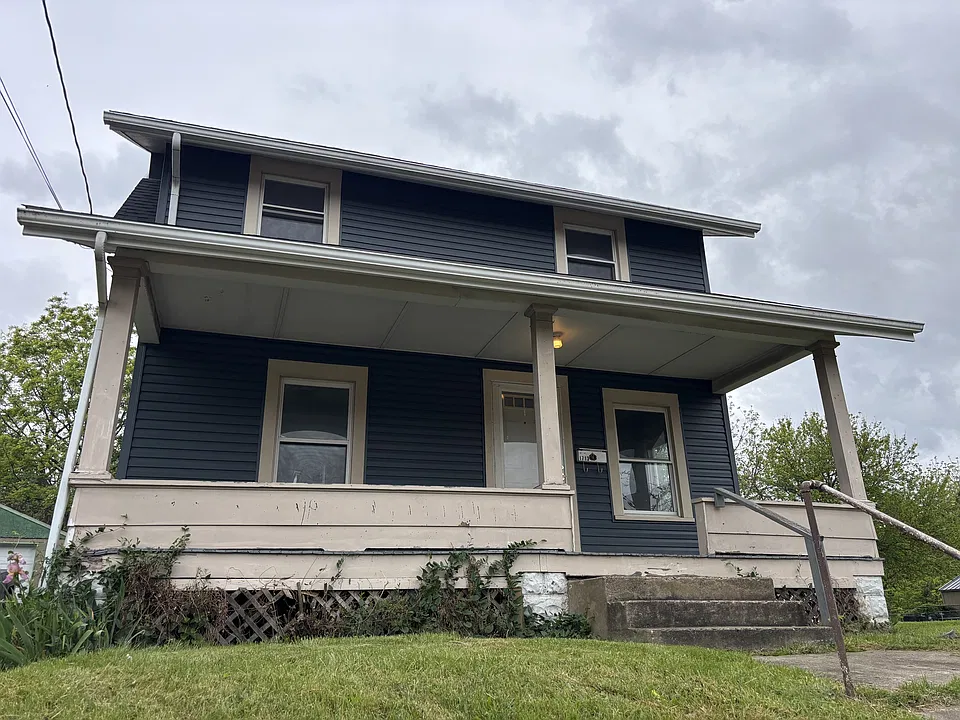 1713 Regal Ave NE