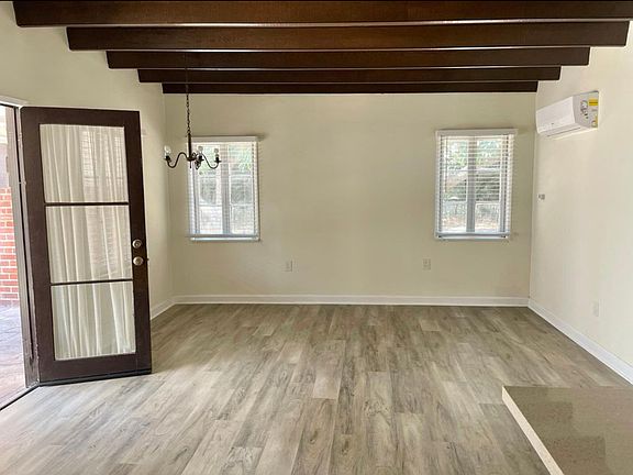 2nd image of 6914 N Vista St