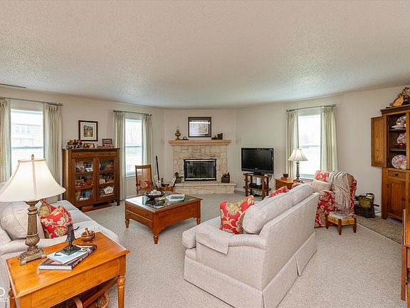 4th image of 14195 Holly Berry Cir