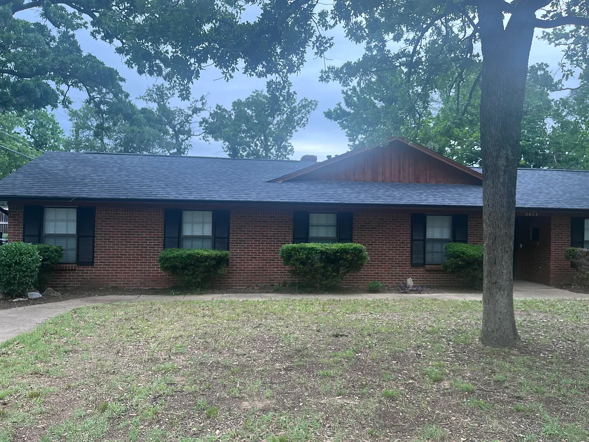 Front - 2623 Peachtree Ln