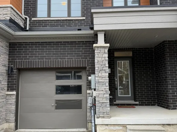 8273 Tulip Tree Dr #31, Niagara Falls, ON L2H 0N4