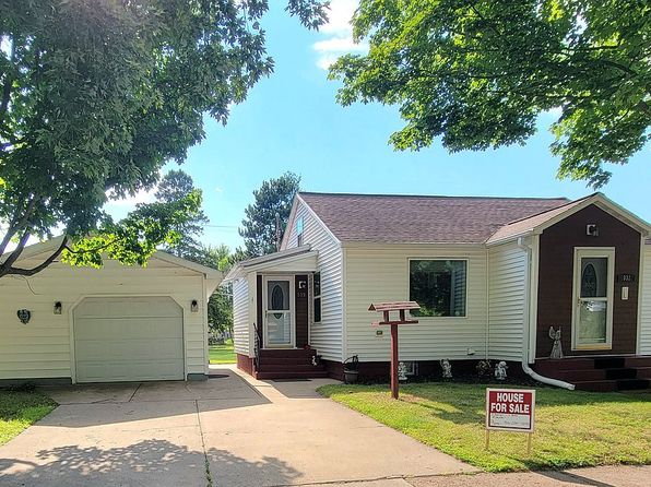 332 Hemlock St