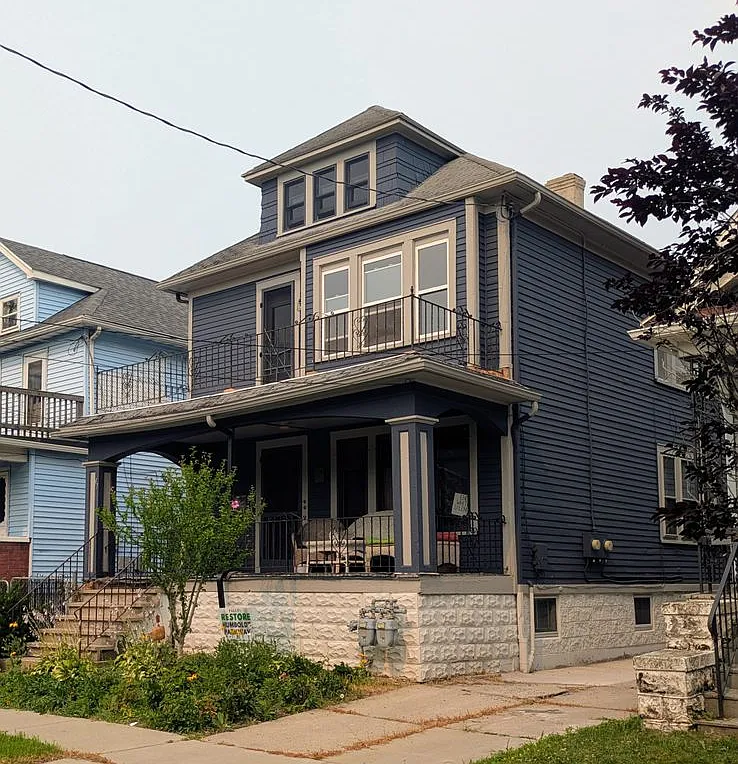 3 bed, 1.0 bath, 1055 sqft, $1,400 — Photo 1