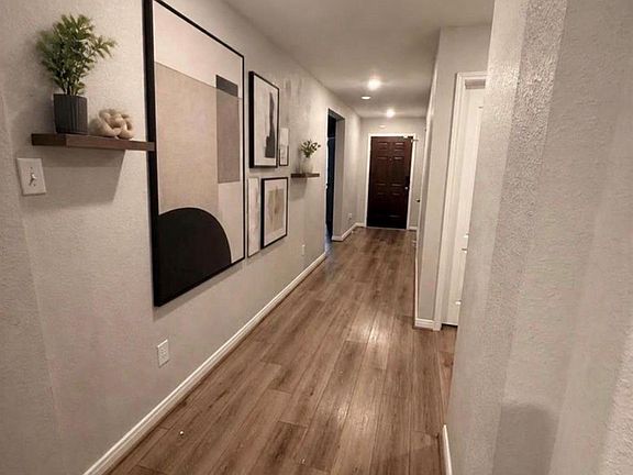 4th image of 1322 Glendora Dr