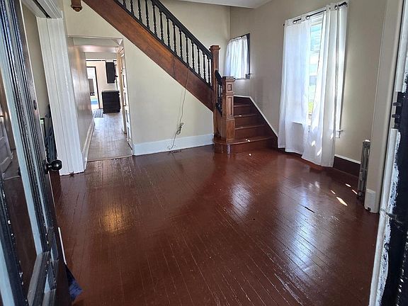 2nd image of 110 S Queen St