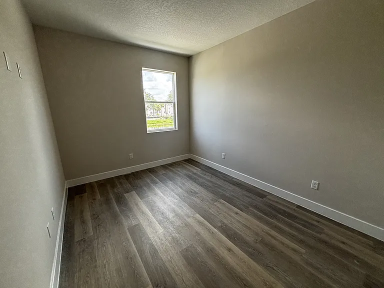 4424 S Texas Ave — Photo 9
