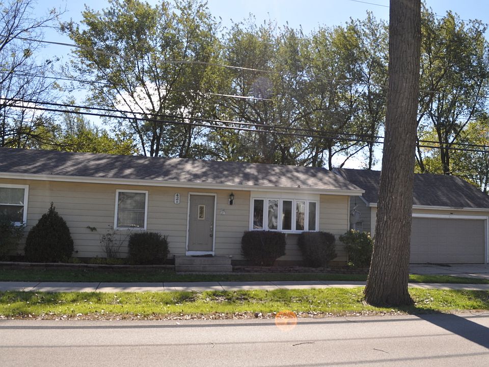 1st image of 421 Oakwood Dr