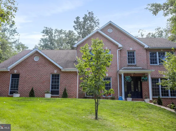 13193 Redbud Ct, Waynesboro, PA 17268