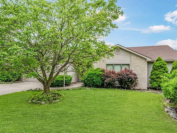 2nd image of 7429 Oxford Ct