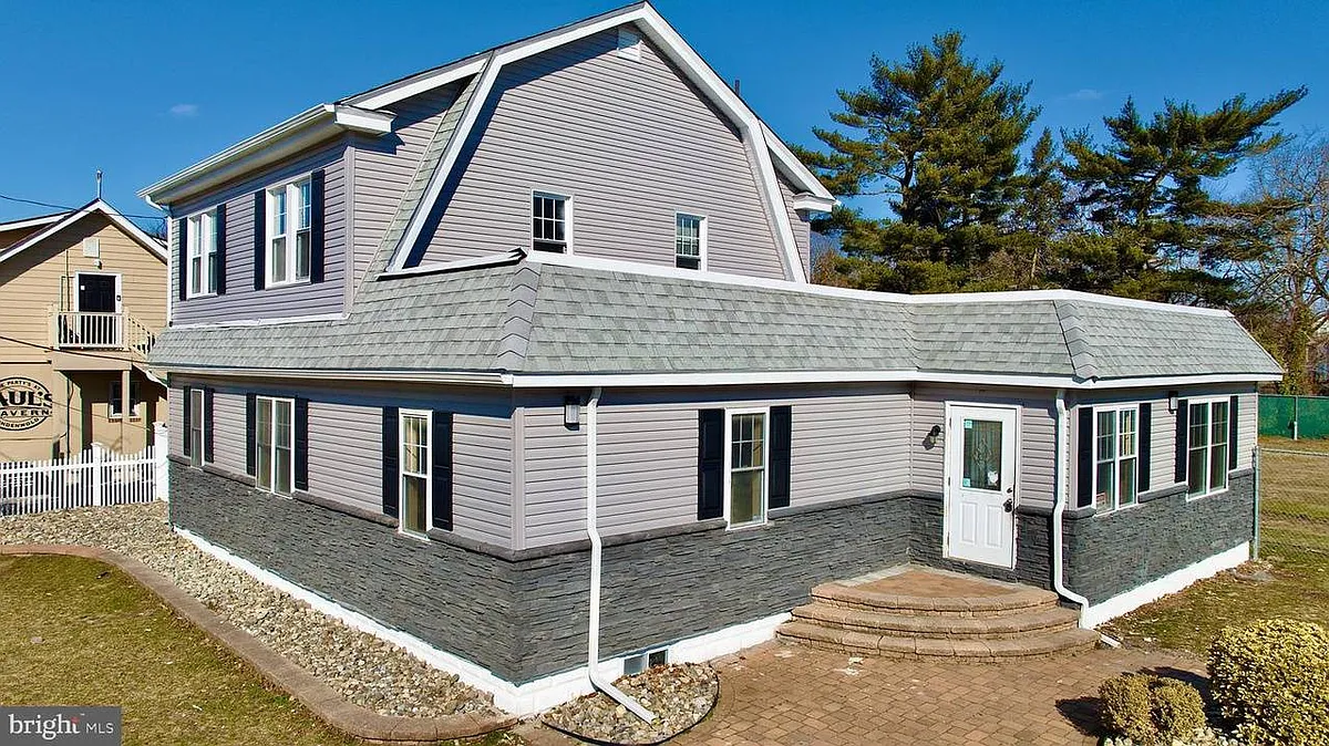 2169 S White Horse Pike, Lindenwold, NJ 08021 HotPads