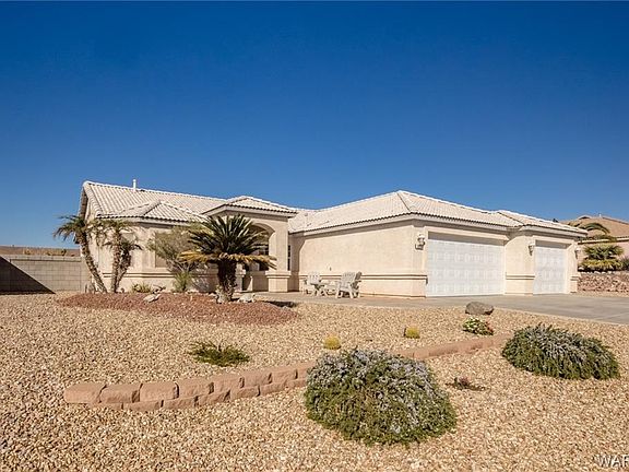 2nd image of 2827 Desert Song Dr