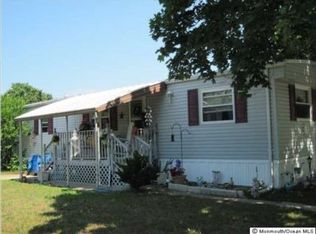 16 Boxwood Dr, Jackson, NJ