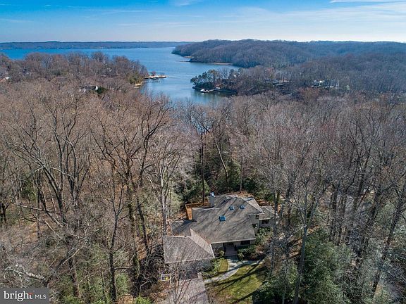 3rd image of 554 Maynadier Ln